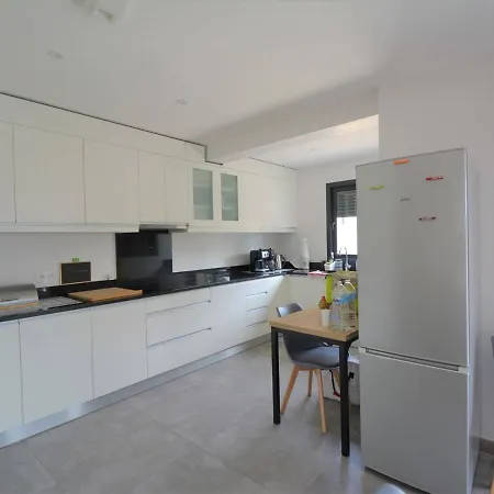 Holiday home 4 Avec De Nage, Terrasse Et Clim - Proche Centre - Fr-1-382-149 *